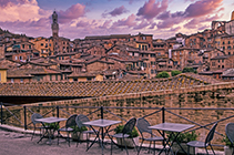 Blick auf die Altstadt von Siena, Toskana, Italien - view on the old town of siena, tuscany, italy