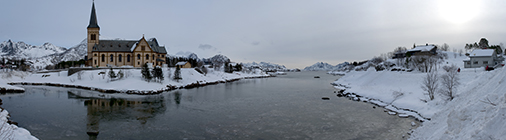 Holzkirche, verschneite Lofotenkathedrale, Kabelvag, Lofoten, Norwegen - wooden church, snow covered lofoten cathedral, village of kabelvag, lofote islands, norway