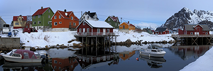 Fischerdorf mit bunten HÃ¤usern, Lofoten, Norwegen - fishing village with colorful houses, lofote island, norway
