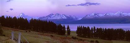 AbenddÃ¤mmerung am Lake Pukaki mit Southern Alps, Aoraki-Nationalpark, Neuseeland, dusk on Lake Pukaki with Southern Alps, Aoraki Nationalpark, New Zealand