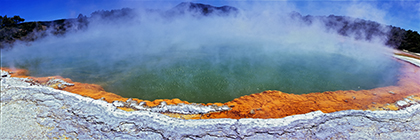 Champagner-Pool im geothermalen Gebiet von Waiotapu, Nordinsel, Neuseeland - champagner pool in the geothermal area of waiotapu, northern island, new zealand