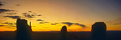 Sonnenaufgang Ã¼ber dem Monument Valley, USA - sunrise over the monument valley, usa